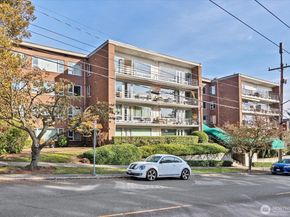 530 W Olympic Place 301, Seattle WA 98119