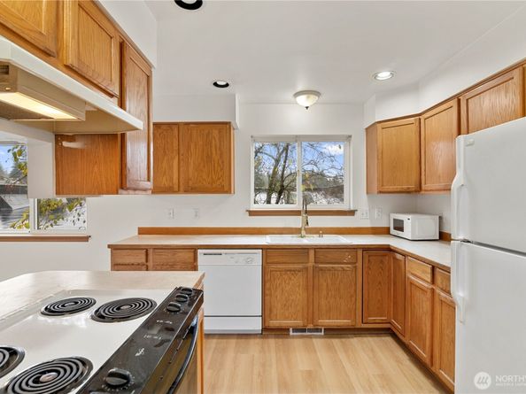 4733 Carlton Road, Everett WA 98203