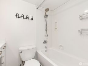 2201 3rd Avenue 2106, Seattle WA 98121