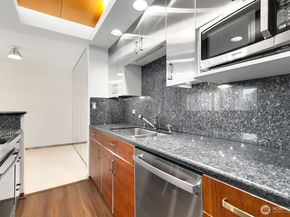 2201 3rd Avenue 2106, Seattle WA 98121