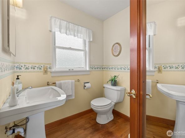 9619 SW 268th Street, Vashon WA 98070