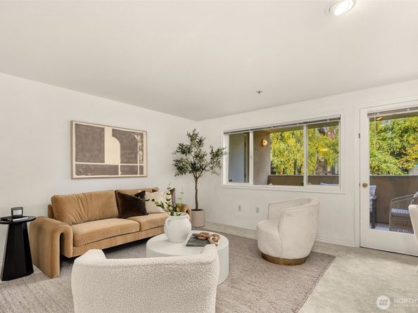 9320 NE Juanita Drive 1B, Kirkland WA 98034