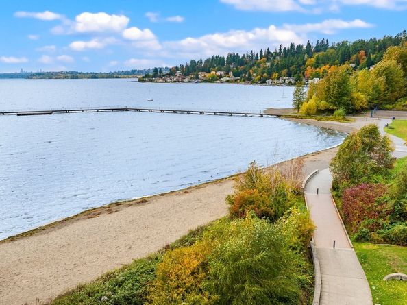 9320 NE Juanita Drive 1B, Kirkland WA 98034