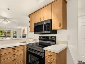 9320 NE Juanita Drive 1B, Kirkland WA 98034