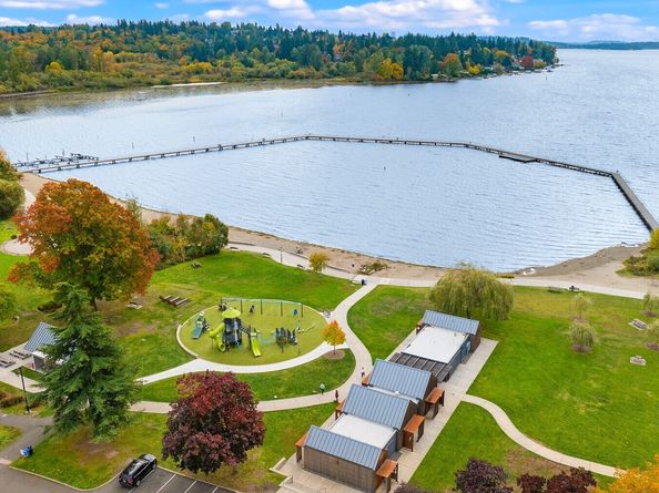 9320 NE Juanita Drive 1B, Kirkland WA 98034