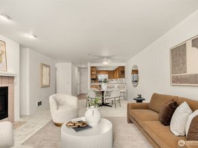 9320 NE Juanita Drive 1B, Kirkland WA 98034