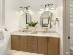 13131 NE 87th Lane, Kirkland WA 98033