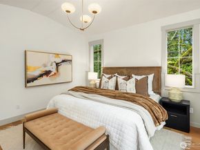 13131 NE 87th Lane, Kirkland WA 98033