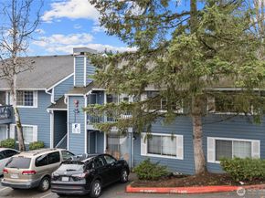 16817 Larch Way F206, Lynnwood WA 98037