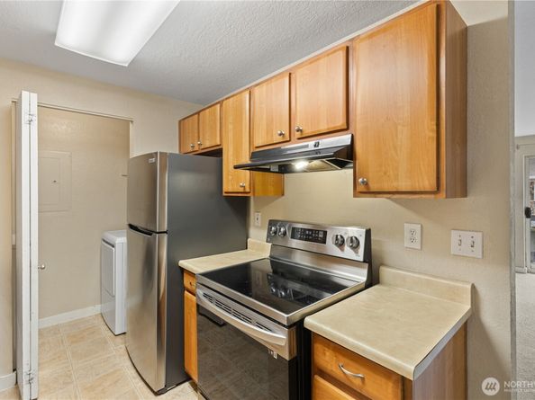 16817 Larch Way F206, Lynnwood WA 98037