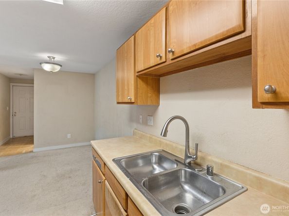 16817 Larch Way F206, Lynnwood WA 98037