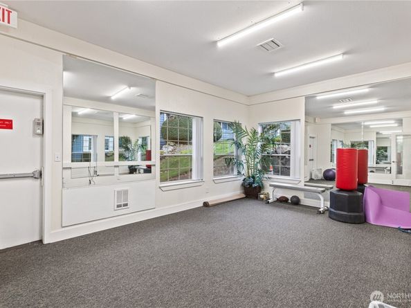 16817 Larch Way F206, Lynnwood WA 98037