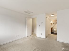 16817 Larch Way F206, Lynnwood WA 98037