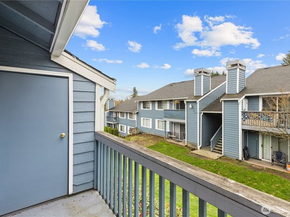 16817 Larch Way F206, Lynnwood WA 98037