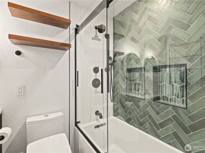 16817 Larch Way F206, Lynnwood WA 98037