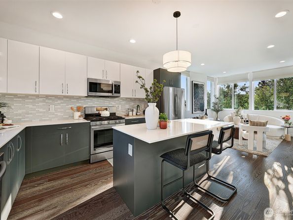 7721 Mary Avenue NW A, Seattle WA 98117