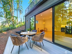 17720 SE 63rd Place, Bellevue WA 98006