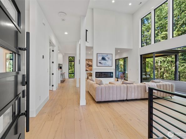 17720 SE 63rd Place, Bellevue WA 98006