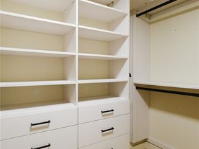 909 5th Avenue 204, Seattle WA 98164