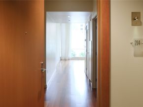 909 5th Avenue 204, Seattle WA 98164