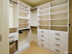 909 5th Avenue 204, Seattle WA 98164