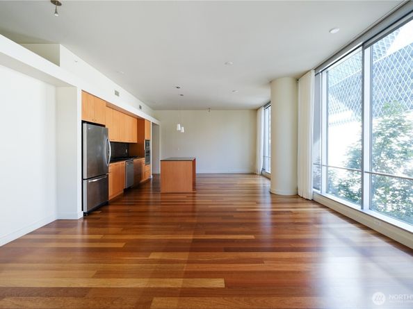 909 5th Avenue 204, Seattle WA 98164