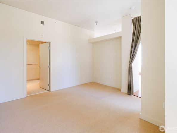 909 5th Avenue 204, Seattle WA 98164