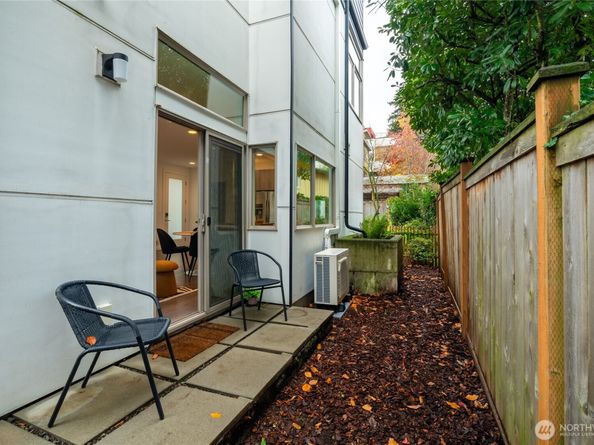 730 25th Avenue S, Seattle WA 98144