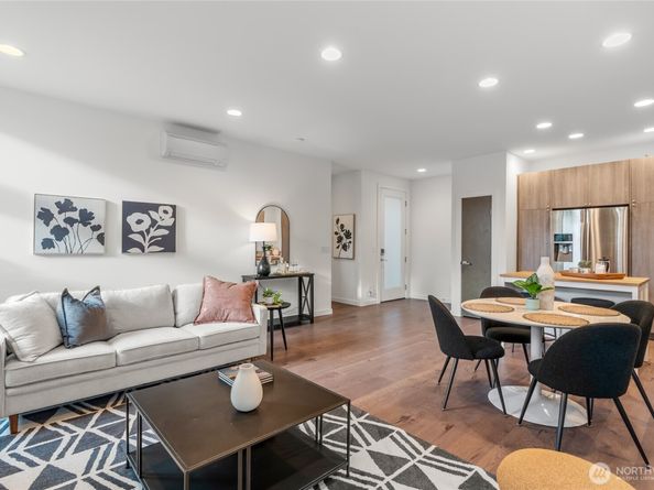 730 25th Avenue S, Seattle WA 98144