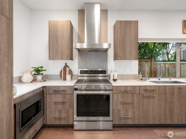 730 25th Avenue S, Seattle WA 98144