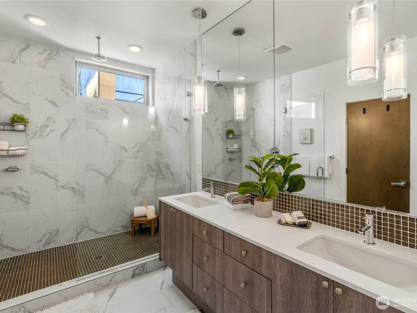 730 25th Avenue S, Seattle WA 98144