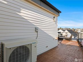 953 N 35th Street, Seattle WA 98103