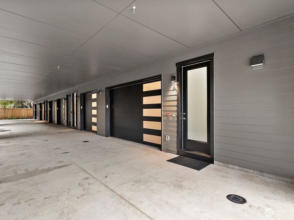 117 Wells Avenue S B, Renton WA 98057