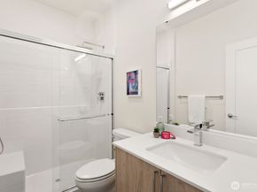 117 Wells Avenue S B, Renton WA 98057