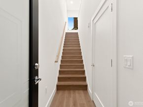 117 Wells Avenue S B, Renton WA 98057