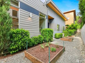 21955 SE 30th Place, Sammamish WA 98075