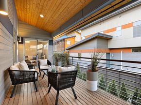 21955 SE 30th Place, Sammamish WA 98075