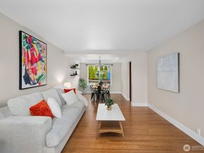 706 Bremerton Place NE, Renton WA 98059