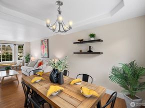 706 Bremerton Place NE, Renton WA 98059