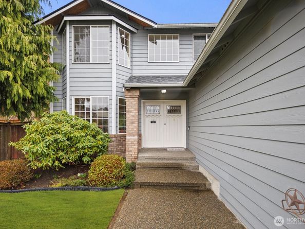 706 Bremerton Place NE, Renton WA 98059