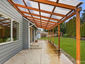 706 Bremerton Place NE, Renton WA 98059