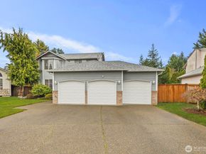 706 Bremerton Place NE, Renton WA 98059
