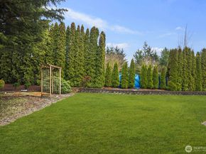 706 Bremerton Place NE, Renton WA 98059