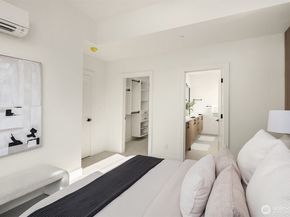 4421 2nd Avenue NE, Seattle WA 98105