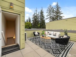 7629 NE 122nd Court 7, Kirkland WA 98034