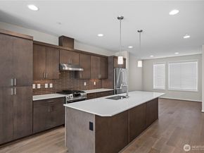 7629 NE 122nd Court 7, Kirkland WA 98034