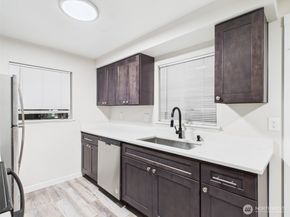 29645 18th Avenue S A301, Federal Way WA 98003