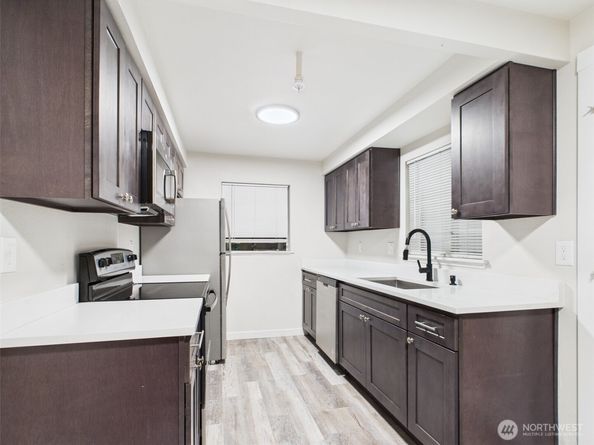 29645 18th Avenue S A301, Federal Way WA 98003