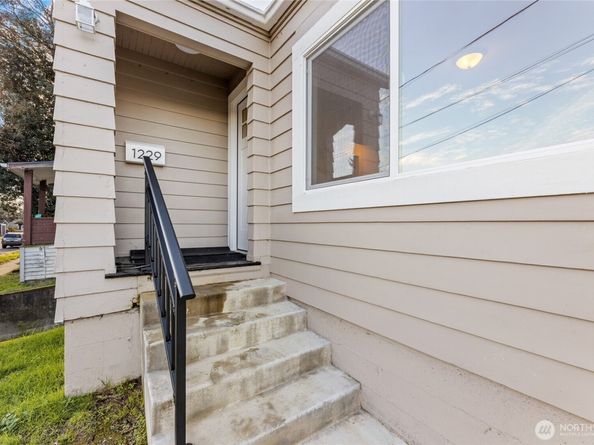 1229 Broadway Ave, Bremerton WA 98337