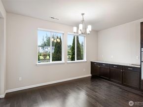 17913 38th Drive 20, Bothell WA 98012